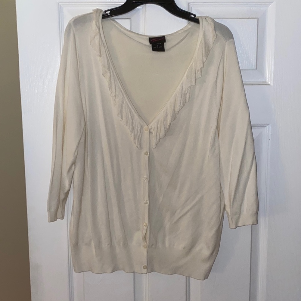 Torrid Plus Size 2 Cream Cardigan with Ruffle detail 3/4 sleeve